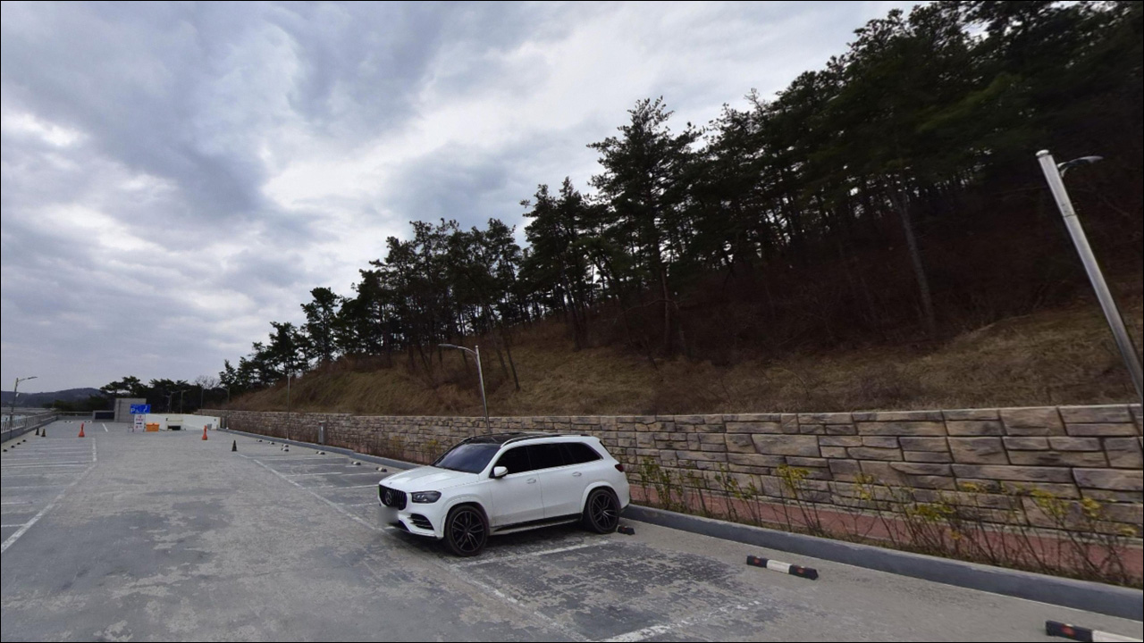 고렴산수변공원주차장 주변 모습 5